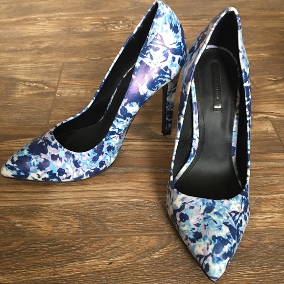 EUC floral heels - Picture 2 of 2